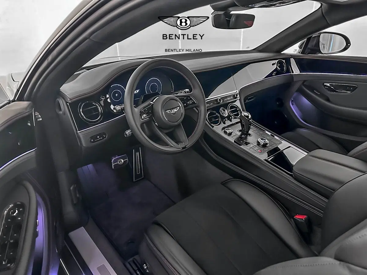 Bentley Continental GT nuova a Milano (10)