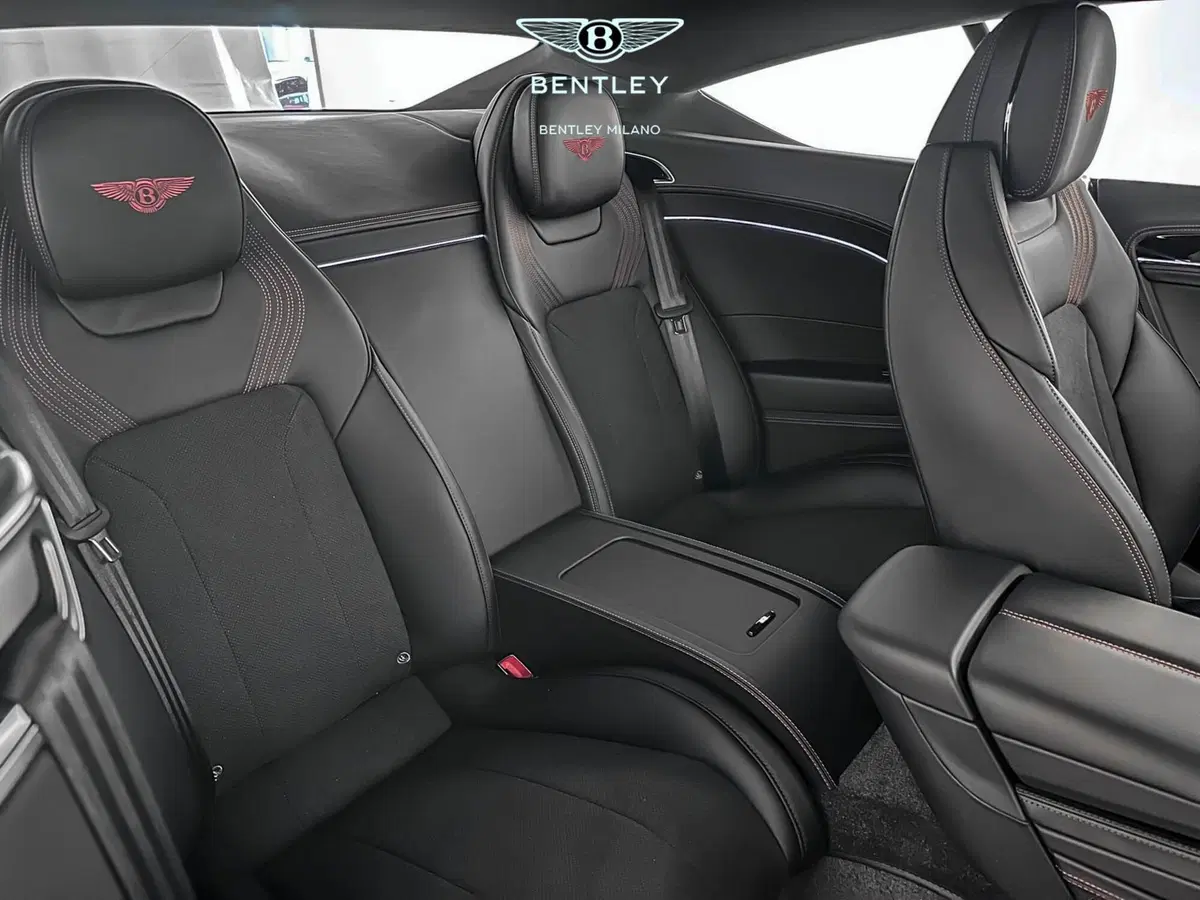 Bentley Continental GT nuova a Milano (13)