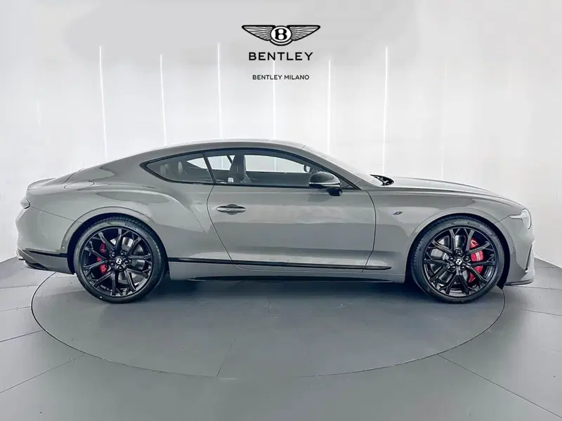 Bentley Continental GT nuova a Milano (4)