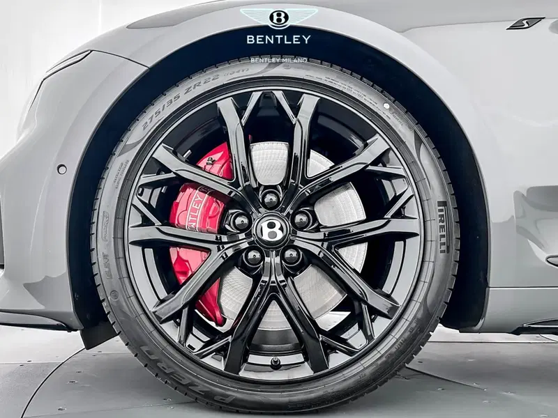 Bentley Continental GT nuova a Milano (8)