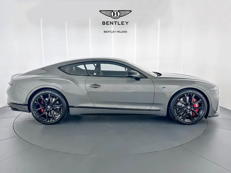 Bentley Continental GT nuova a Milano (4)