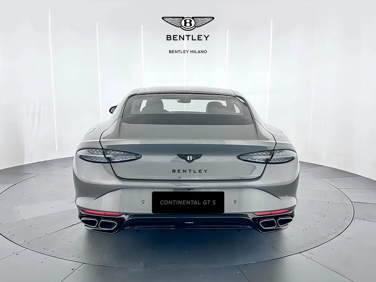 Bentley Continental GT nuova a Milano (6)