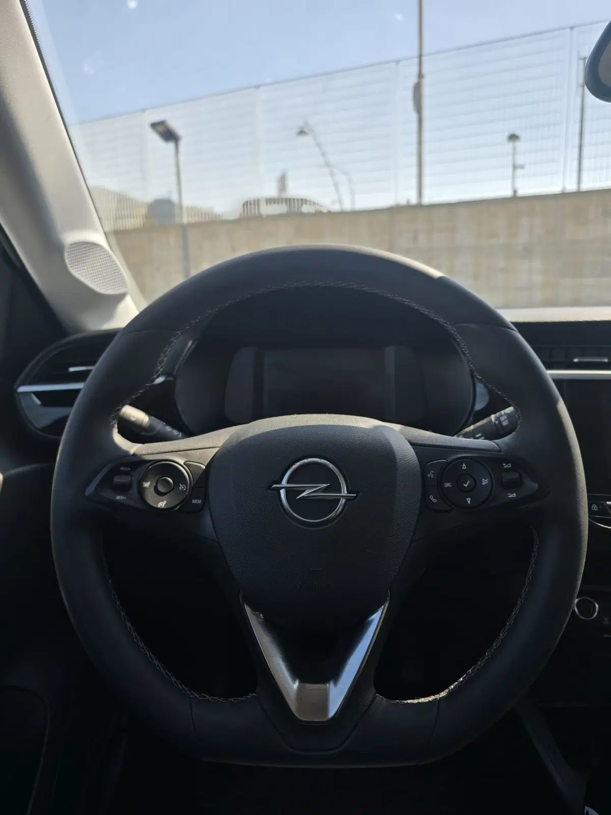 Opel Corsa usata a Massa-Carrara (17)