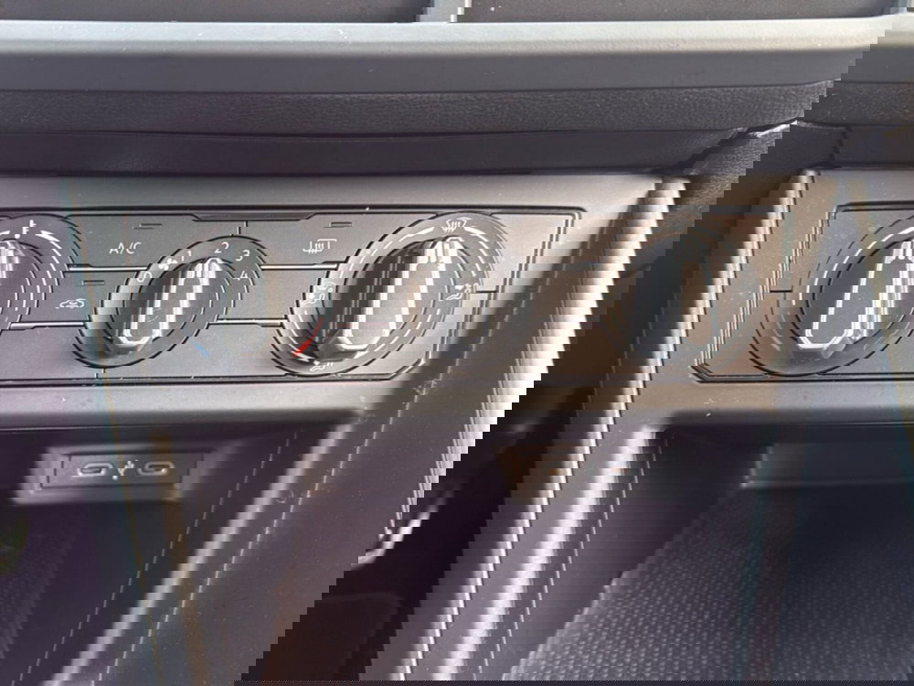 Volkswagen Taigo usata a Terni (14)