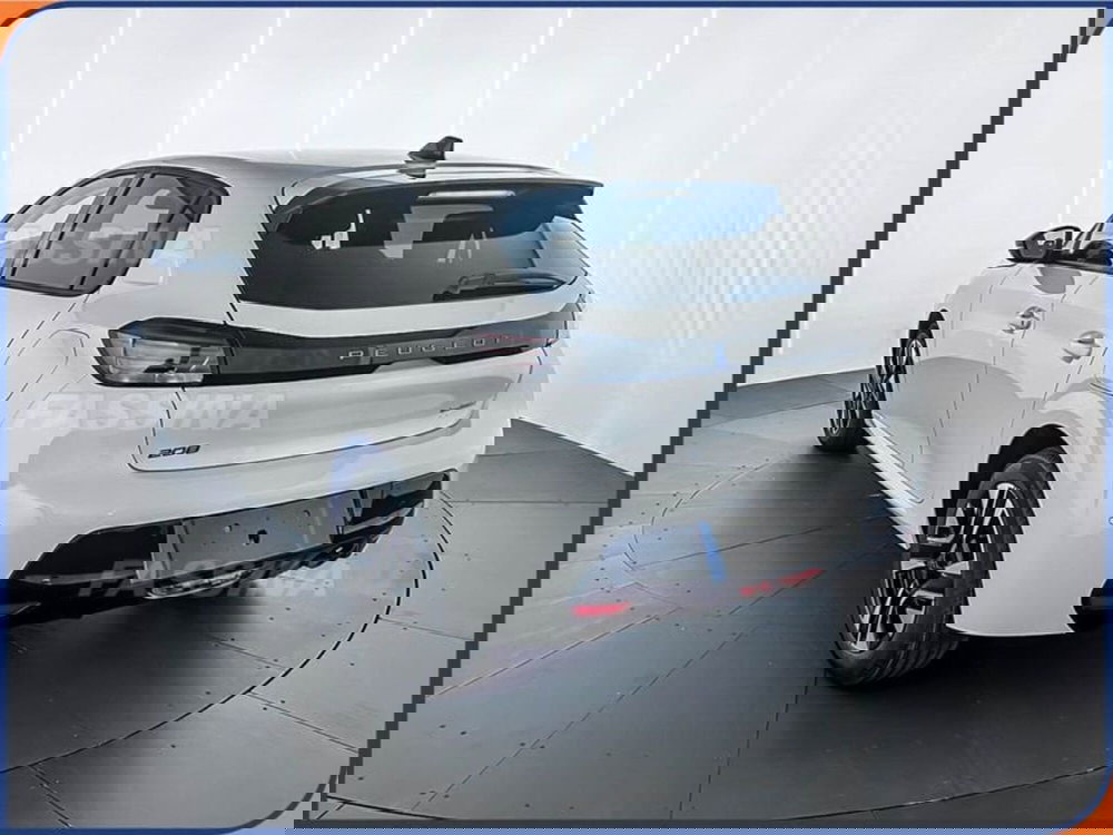 Peugeot 208 nuova a Milano (4)