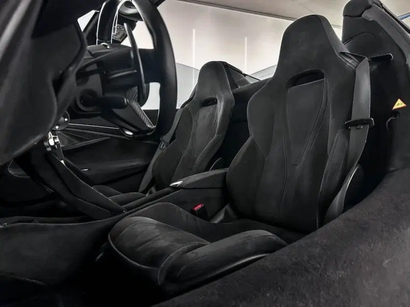 McLaren 720S Cabrio usata a Milano (10)