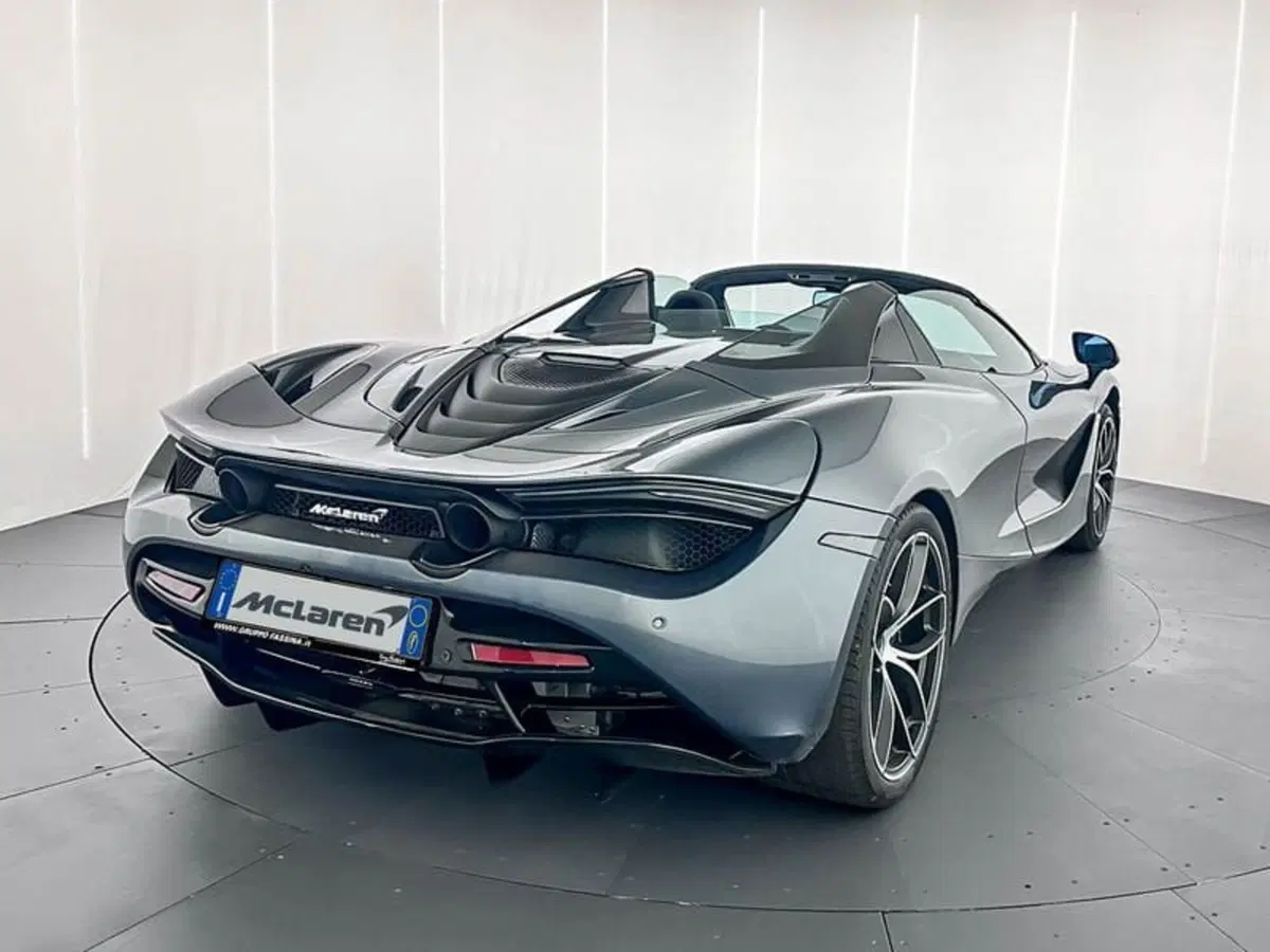 McLaren 720S Cabrio usata a Milano (8)