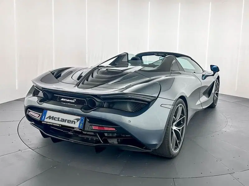 McLaren 720S Cabrio usata a Milano (8)
