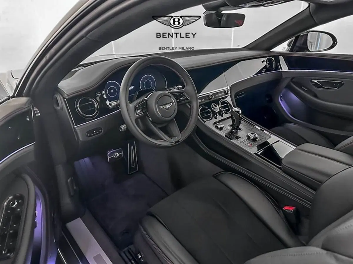 Bentley Continental GT nuova a Milano (10)