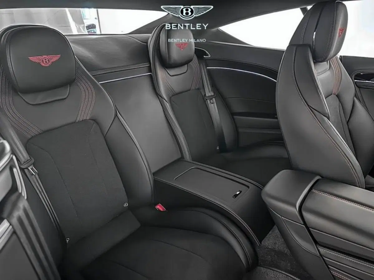 Bentley Continental GT nuova a Milano (13)