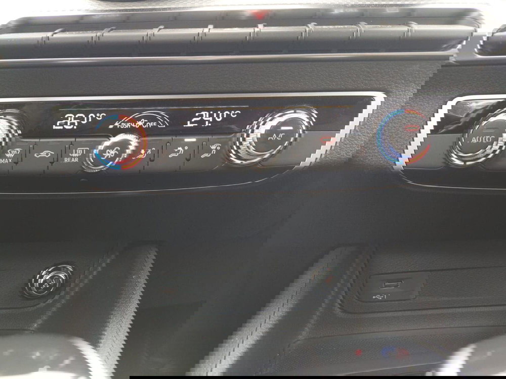 Audi Q2 usata a Bari (8)