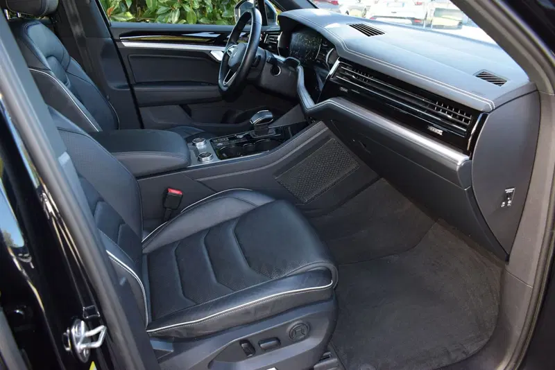 Volkswagen Touareg usata a Cuneo (17)