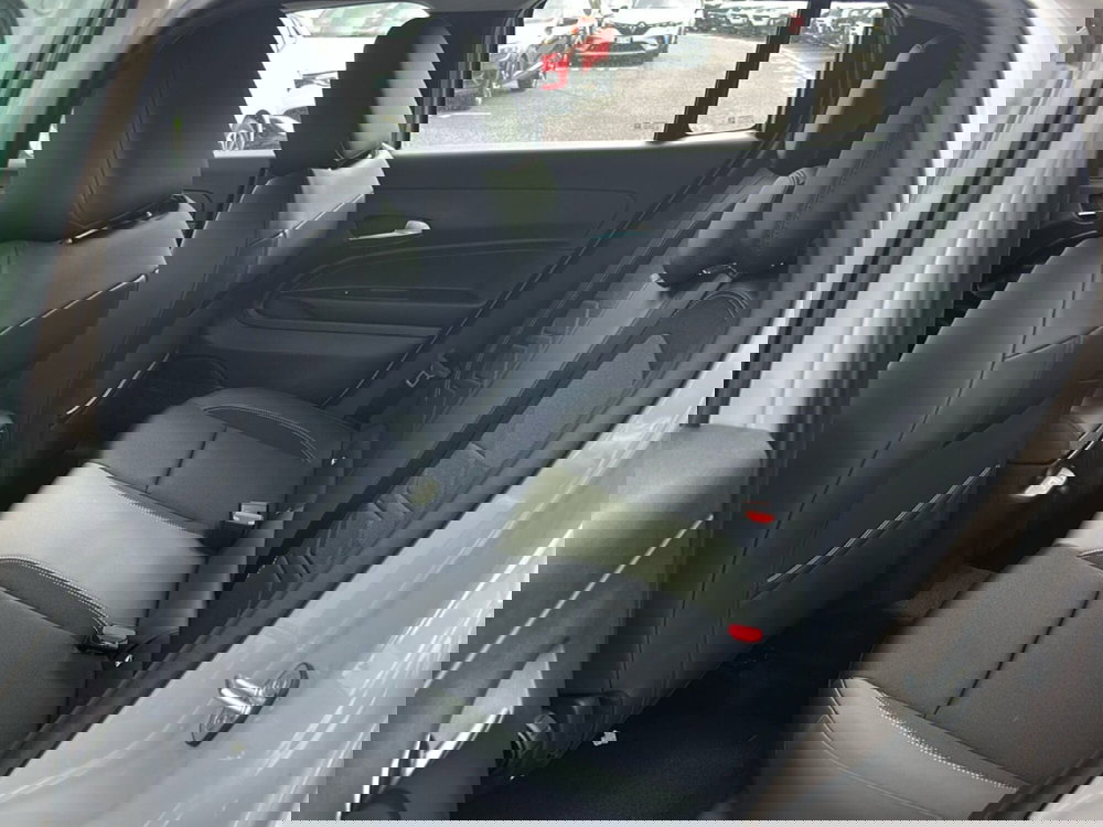 Jeep Avenger nuova a Latina (12)