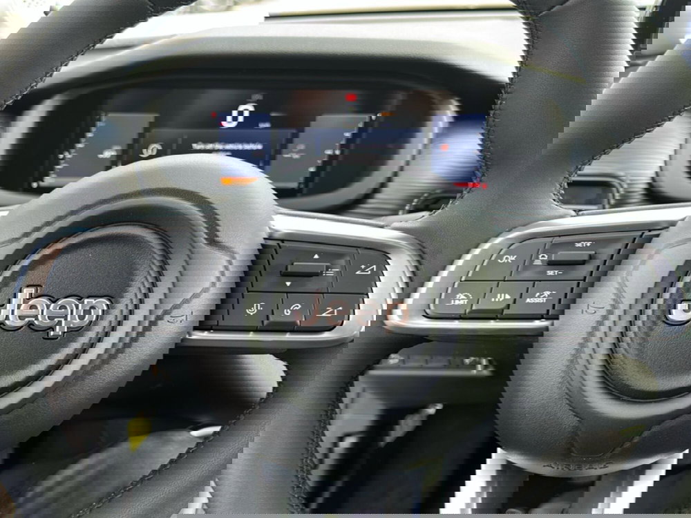 Jeep Avenger nuova a Latina (14)