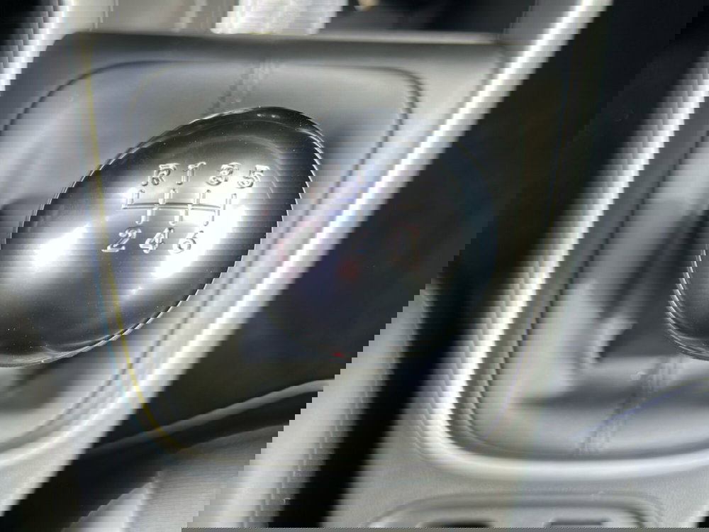 Jeep Avenger nuova a Latina (18)