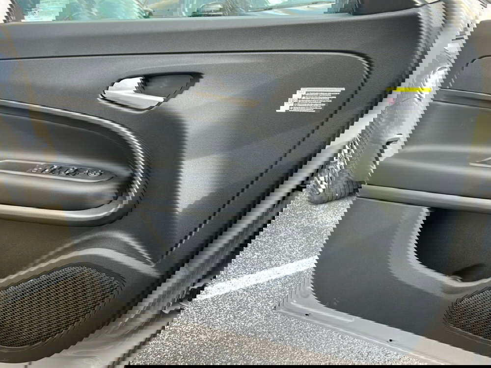 Jeep Avenger nuova a Latina (20)