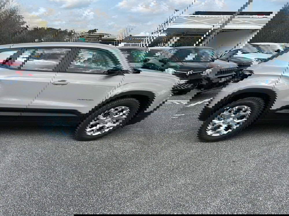 Jeep Avenger nuova a Latina (6)