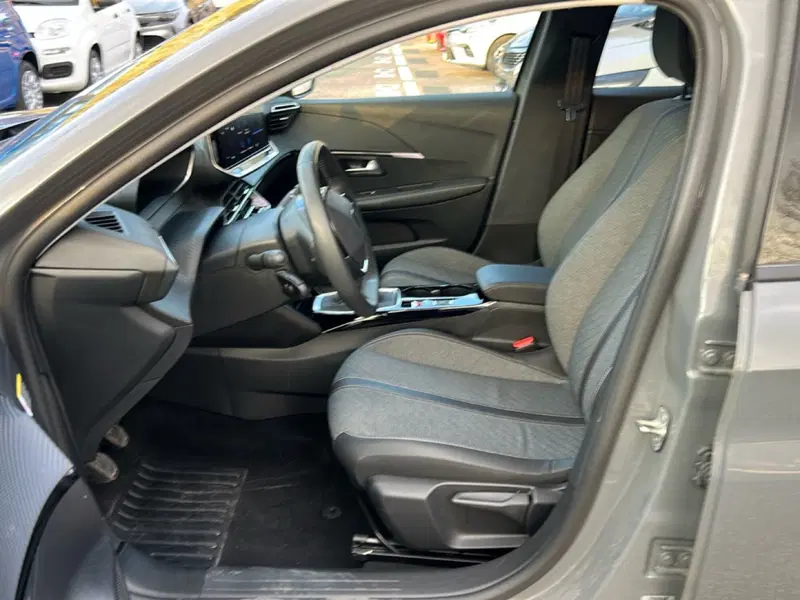 Peugeot 208 usata a Roma (12)