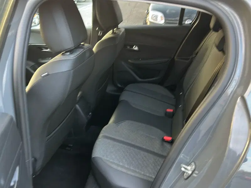 Peugeot 208 usata a Roma (10)