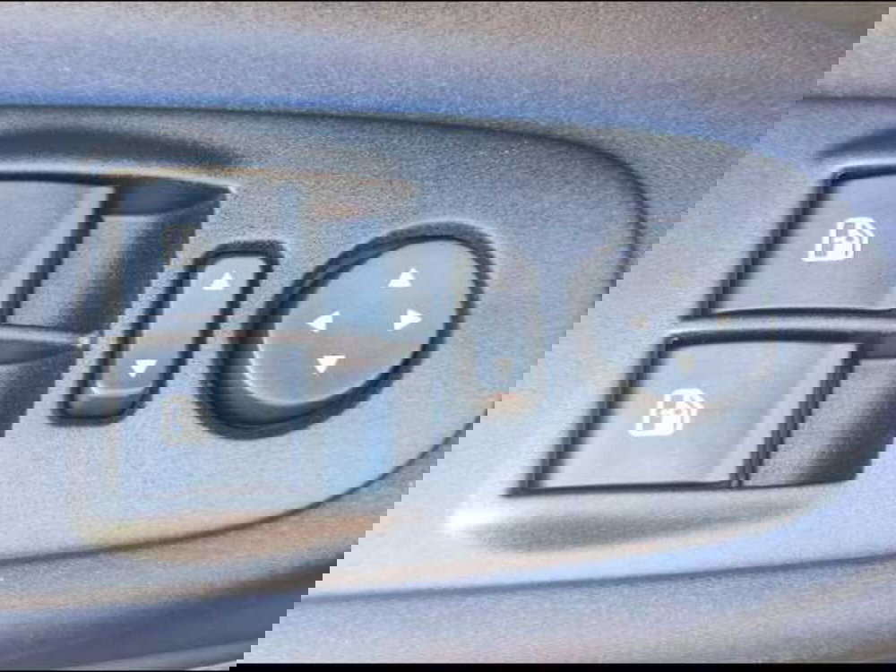 Lancia Ypsilon usata a Roma (20)