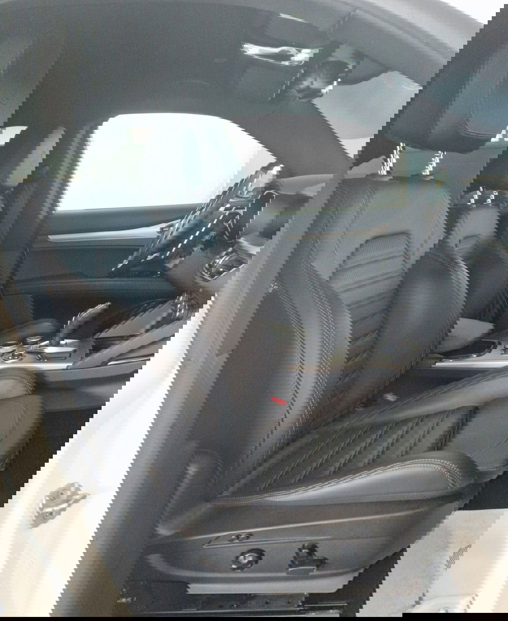 Alfa Romeo Stelvio usata a Terni (8)