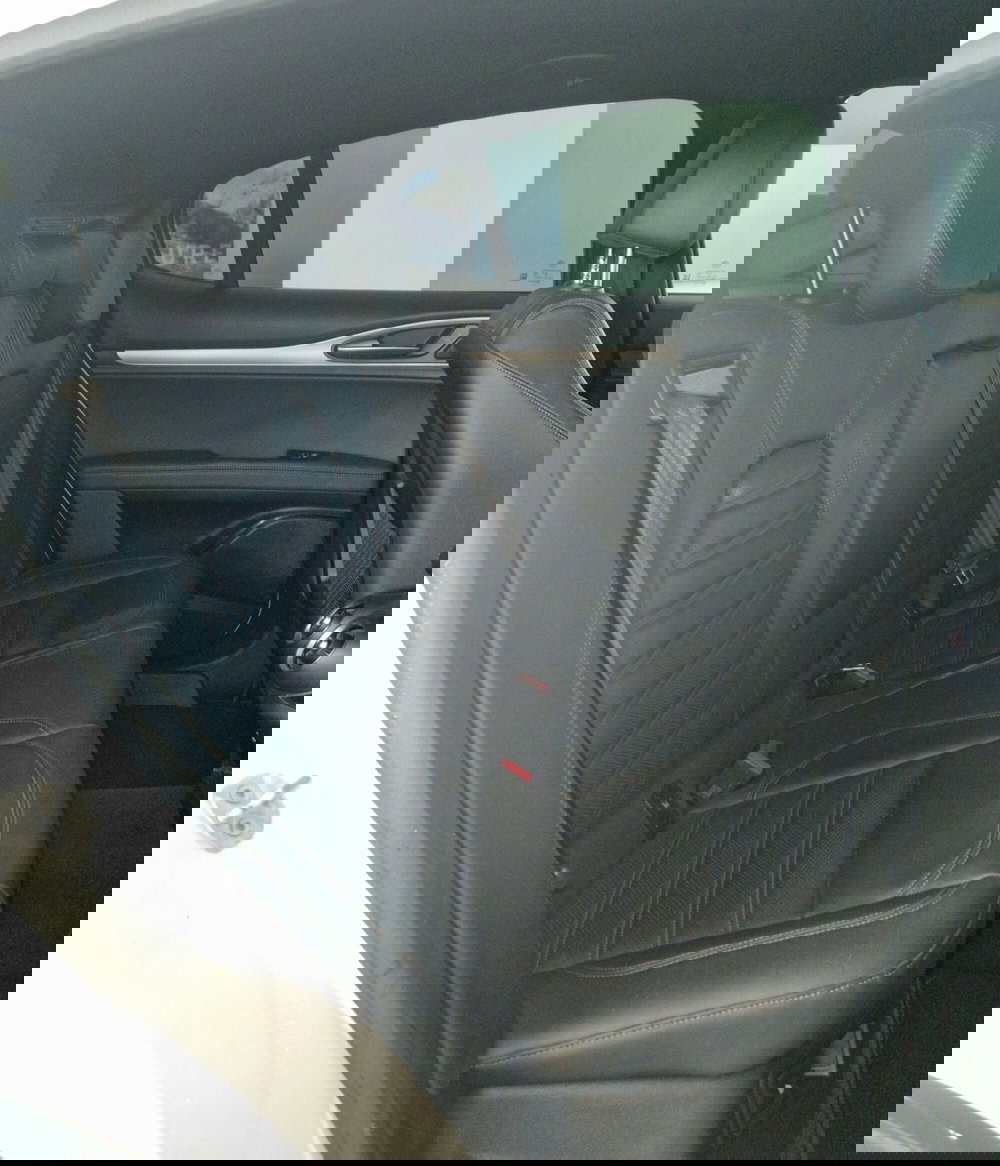 Alfa Romeo Stelvio usata a Terni (9)