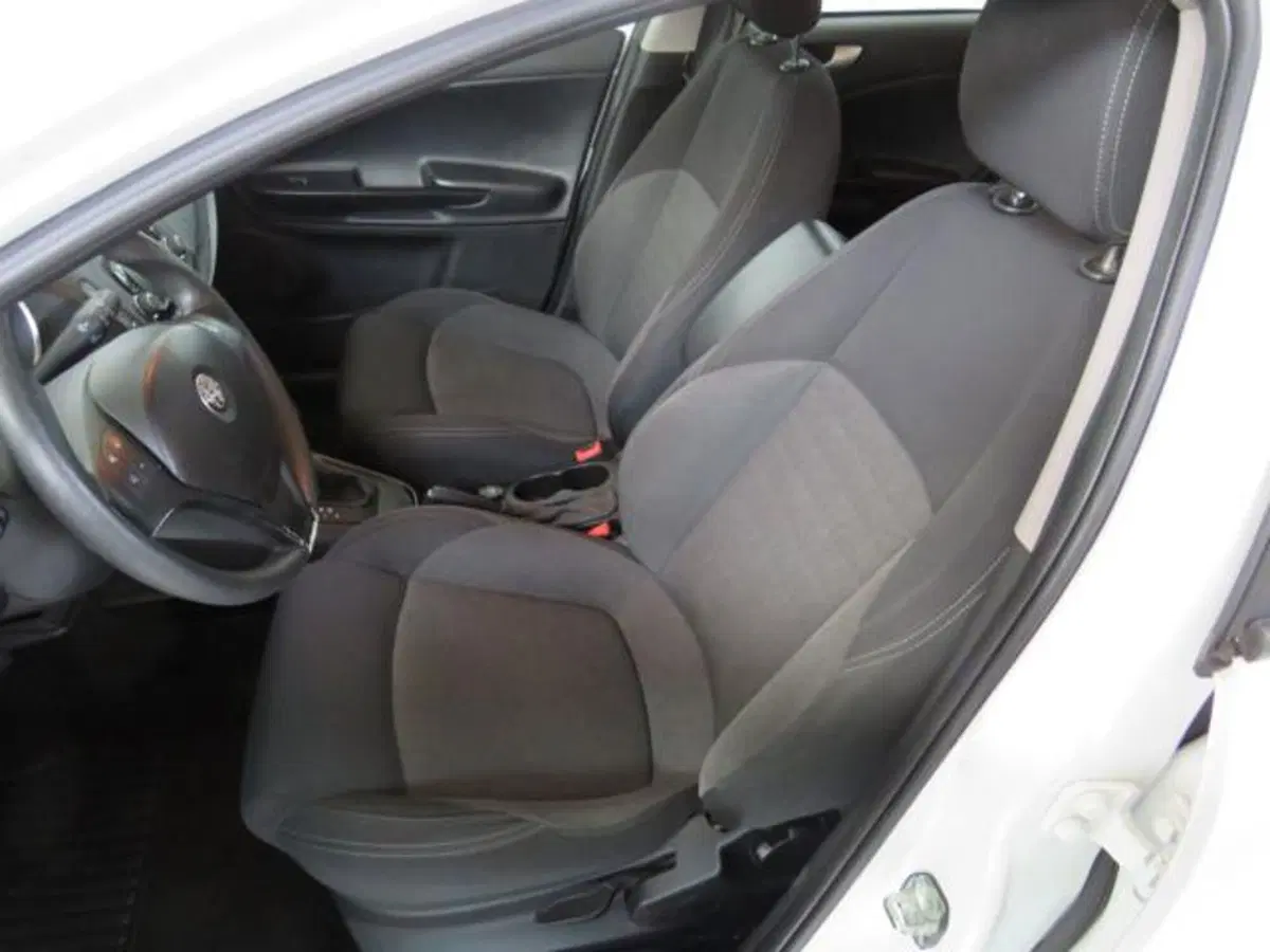 Alfa Romeo Giulietta usata a Lodi (10)