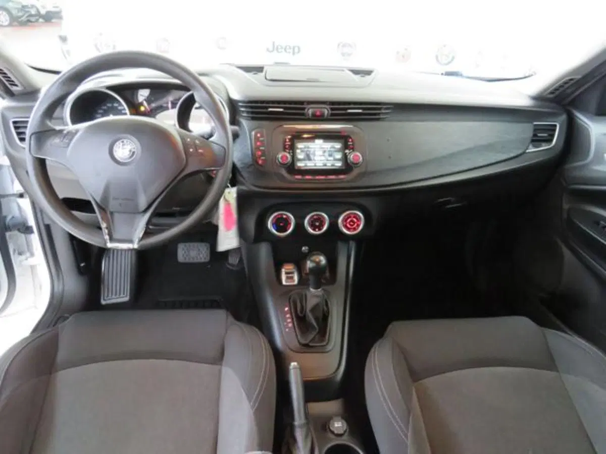 Alfa Romeo Giulietta usata a Lodi (13)