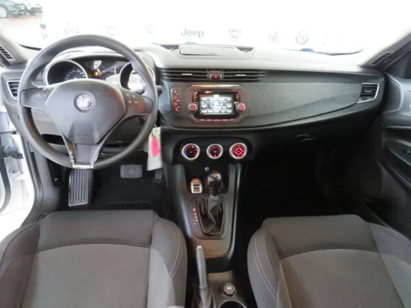 Alfa Romeo Giulietta usata a Lodi (13)