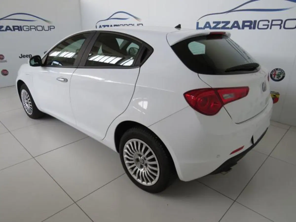 Alfa Romeo Giulietta usata a Lodi (4)
