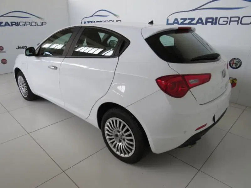 Alfa Romeo Giulietta usata a Lodi (4)