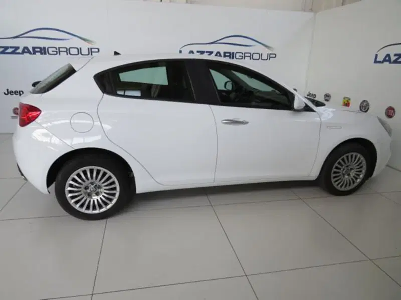 Alfa Romeo Giulietta usata a Lodi (6)