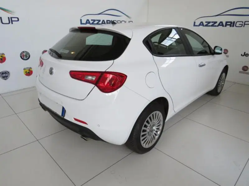 Alfa Romeo Giulietta usata a Lodi (7)