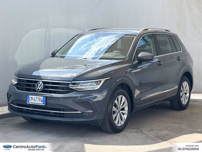 Volkswagen Tiguan 2.0 TDI SCR Life del 2023 usata a Albano Laziale