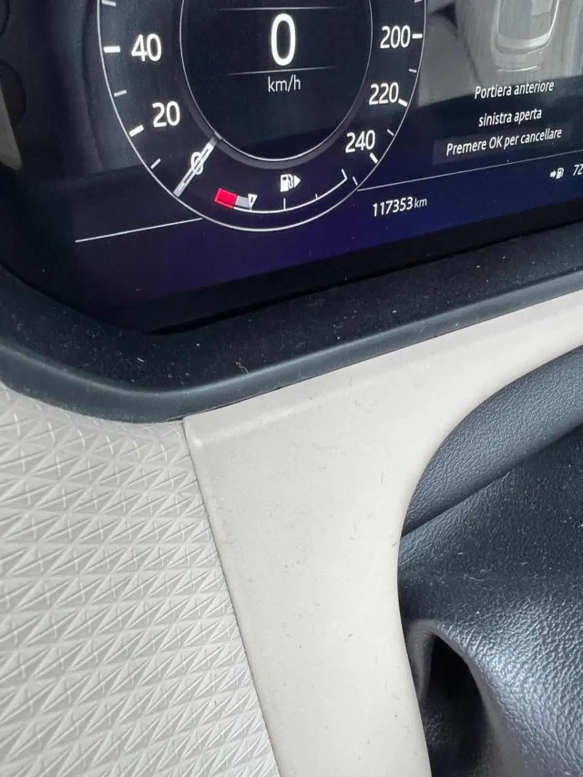 Land Rover Range Rover Velar usata a Lucca (8)