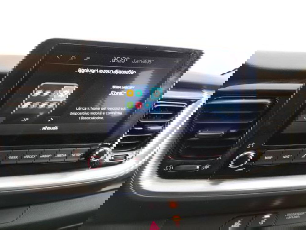 Kia Stonic usata a Como (13)