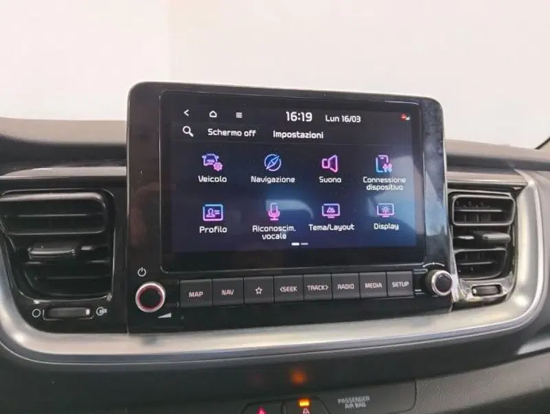Kia Stonic usata a Como (14)