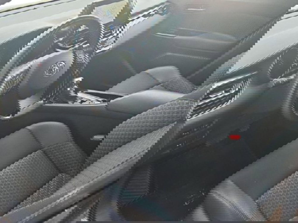 Toyota Toyota C-HR usata a Roma (7)