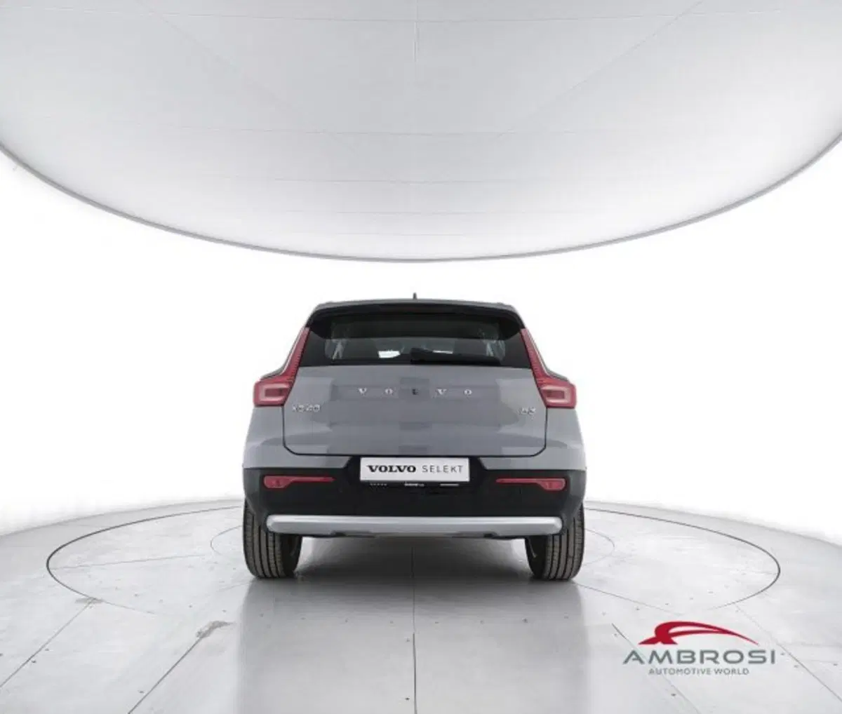 Volvo XC40 usata a Perugia (6)