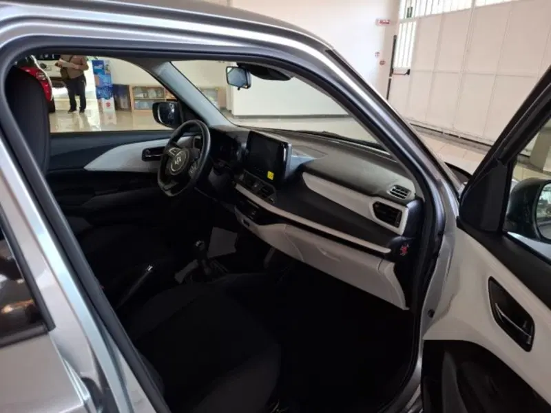 Suzuki Swift nuova a Reggio Emilia (13)