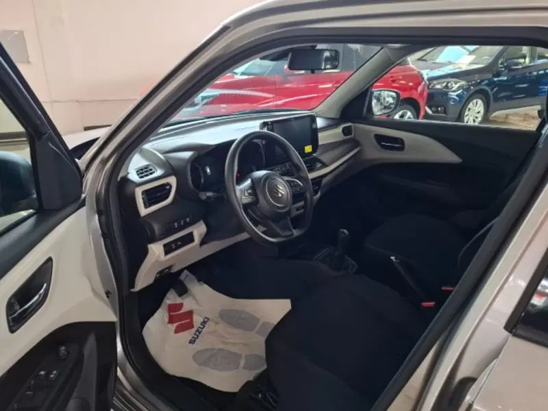 Suzuki Swift nuova a Reggio Emilia (9)