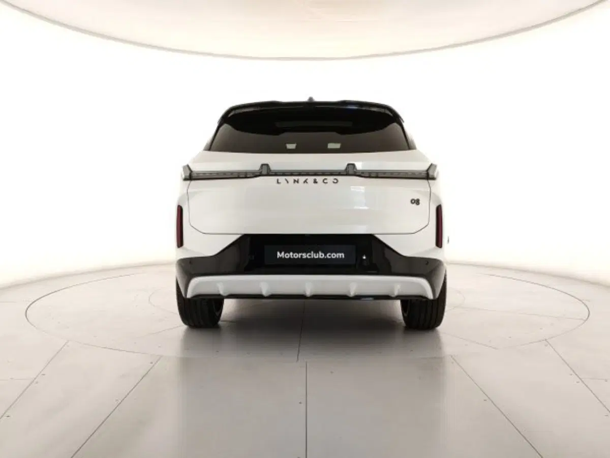 Lynk & Co 08 nuova a Modena (5)