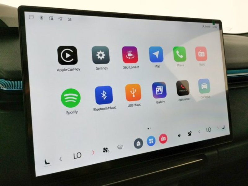 Lynk & Co 08 nuova a Modena (13)