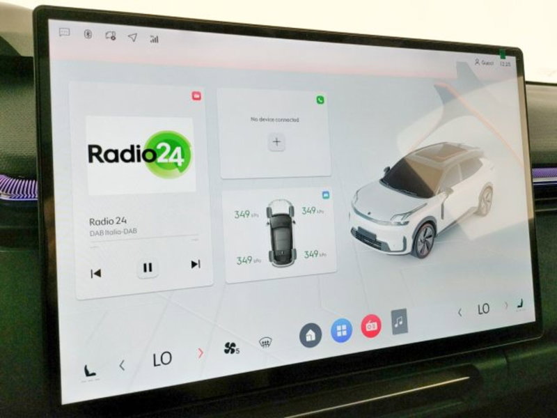 Lynk & Co 08 nuova a Modena (14)