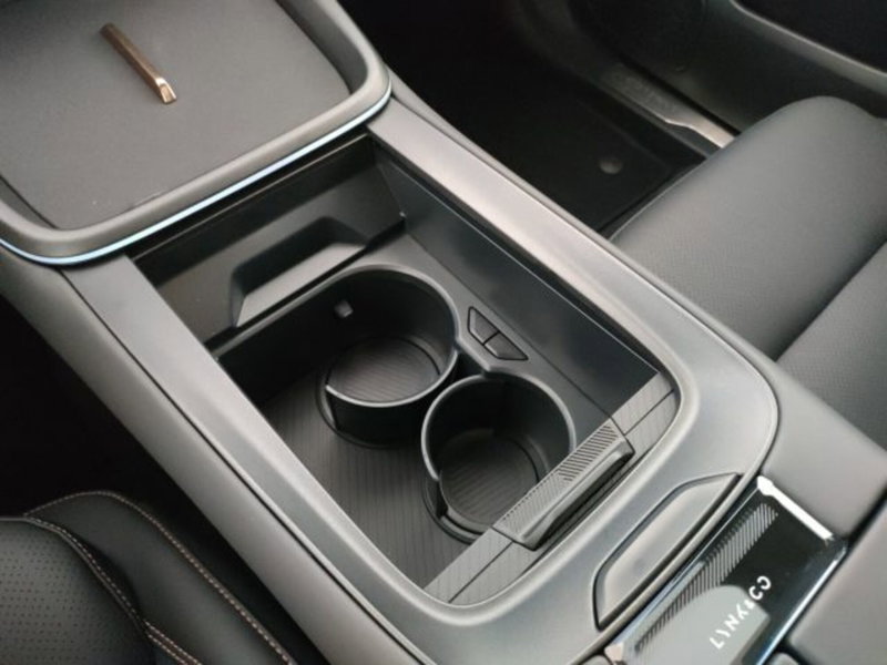 Lynk & Co 08 nuova a Modena (19)