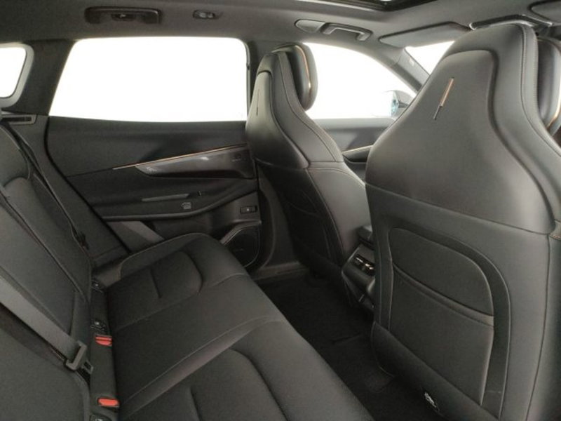 Lynk & Co 08 nuova a Modena (11)