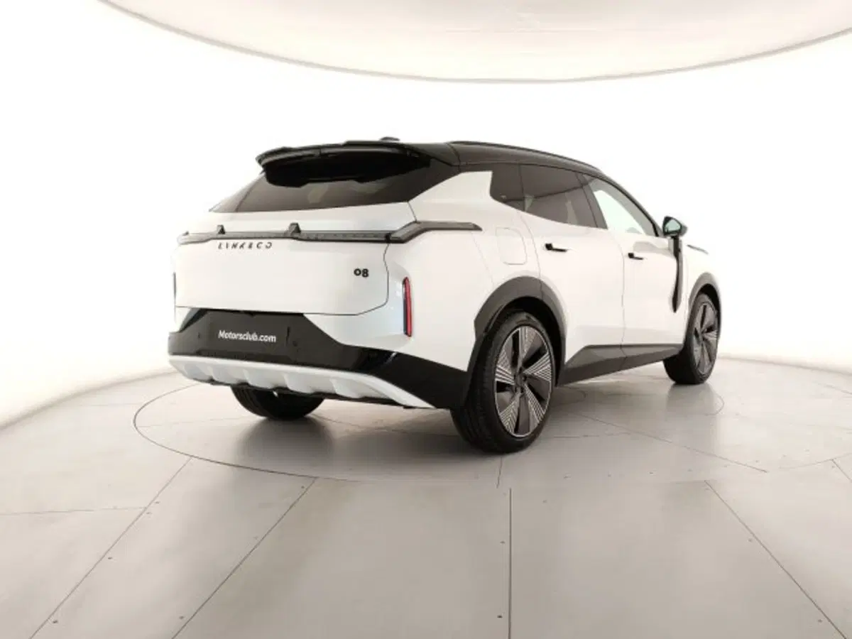 Lynk & Co 08 nuova a Modena (6)