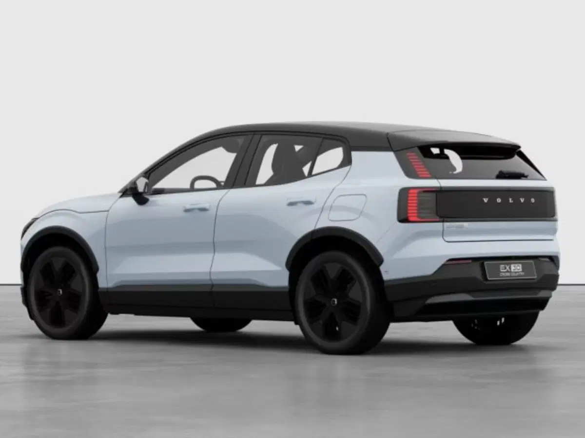 Volvo EX30 Cross Country nuova a Modena (4)