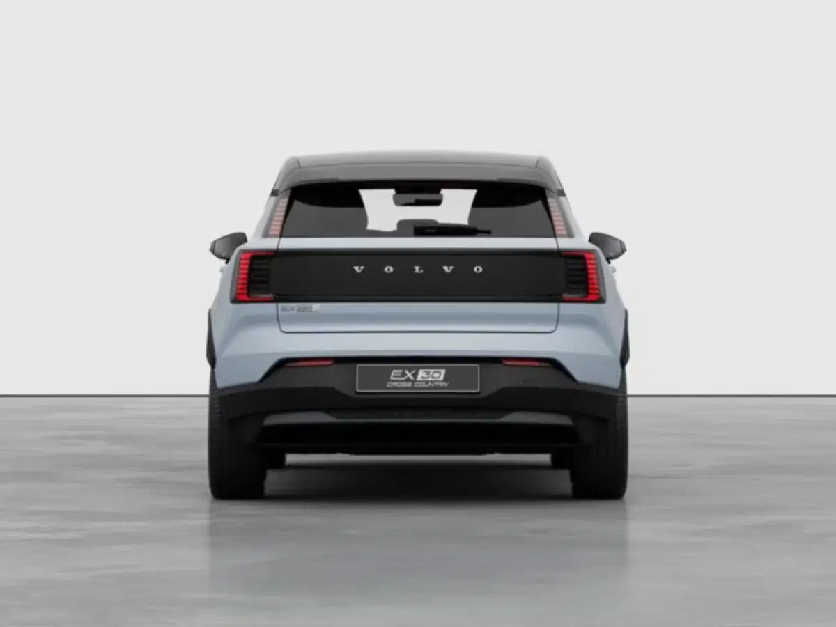 Volvo EX30 Cross Country nuova a Modena (5)