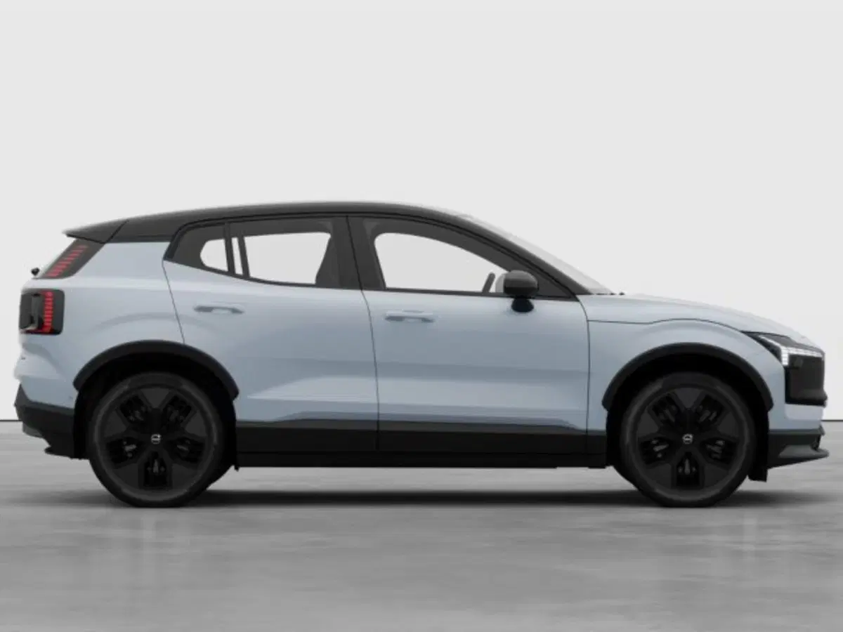 Volvo EX30 Cross Country nuova a Modena (6)